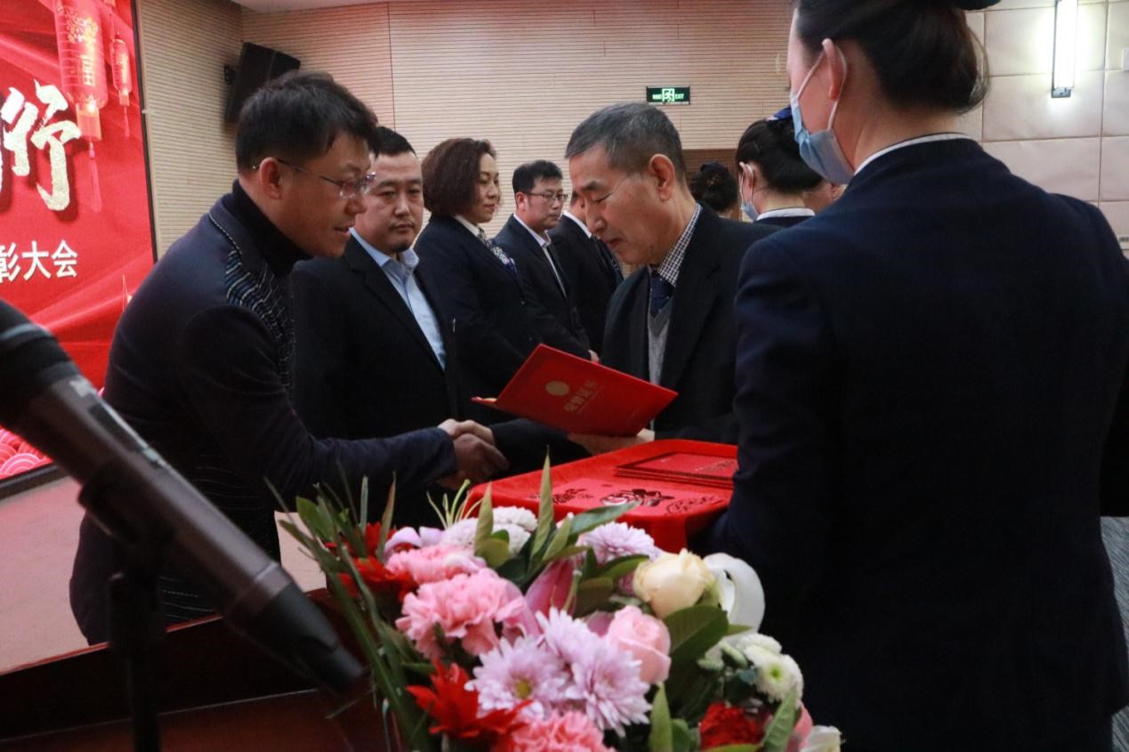 正業(yè)地產(chǎn)事業(yè)部丨乘風(fēng)破浪 夢想同行  2020年度表彰大會圓滿成功！(圖5)