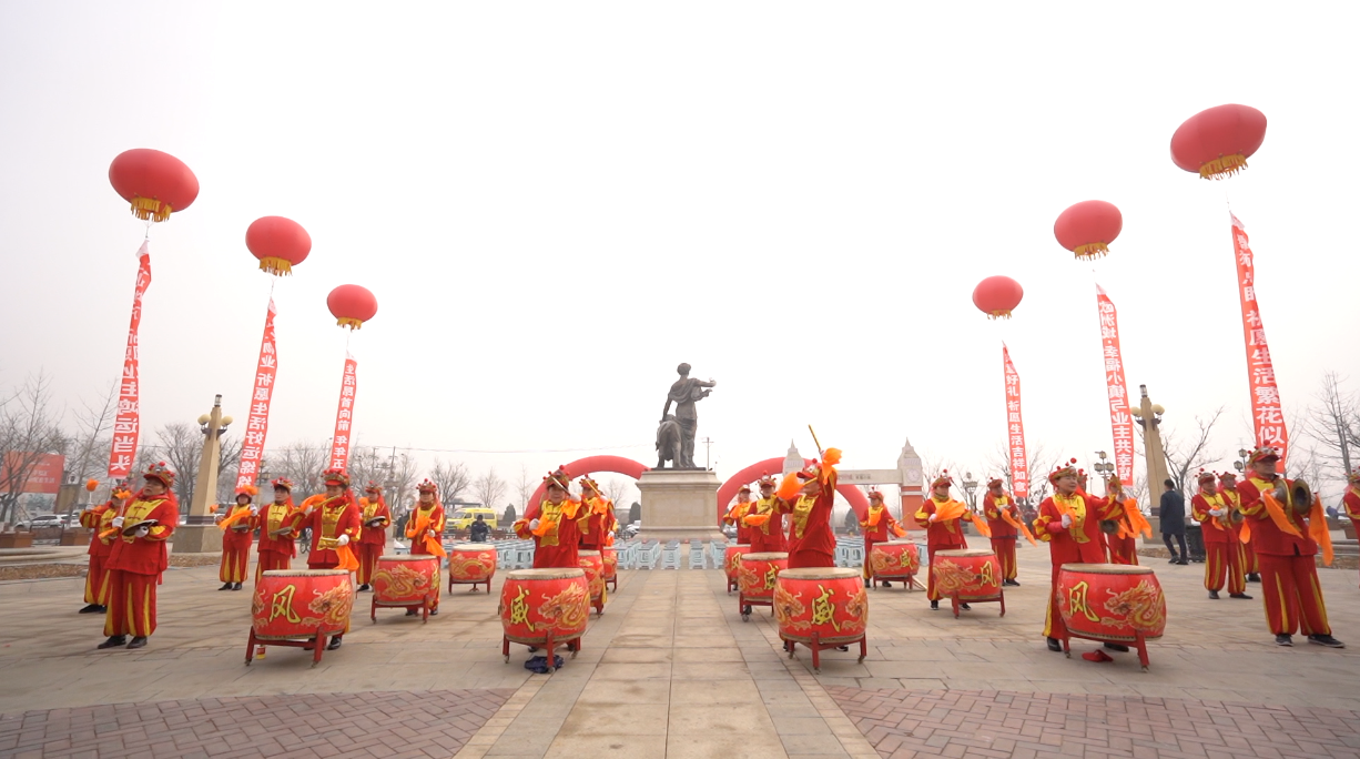 龍?zhí)ь^賞舞獅，二月二齊聚歐洲城·幸福小鎮(zhèn)(圖1)