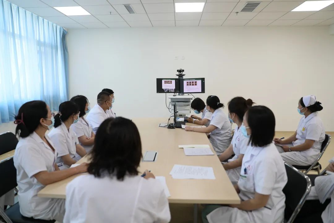 全省首家！中國醫(yī)科大學附屬第一醫(yī)院專家來“查房”，家門口享國內(nèi)優(yōu)質(zhì)醫(yī)療資源！(圖1)