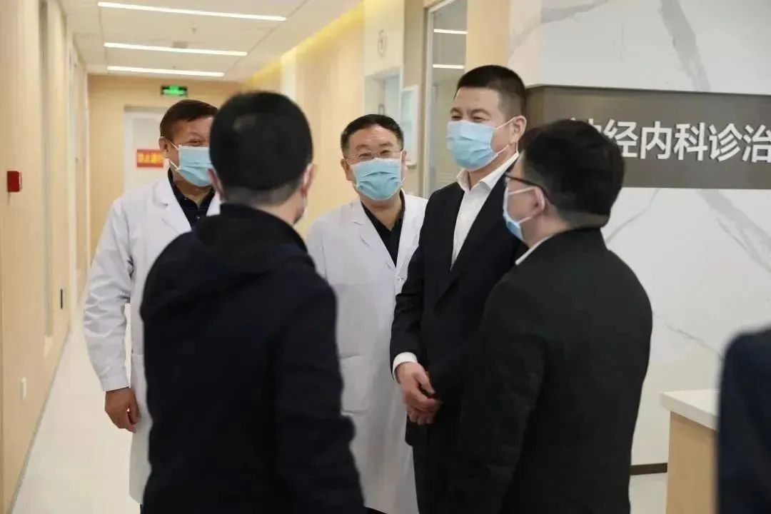 龍港區(qū)人大、區(qū)政府領導一行視察調(diào)研龍港國際醫(yī)療健康產(chǎn)業(yè)園(圖3)