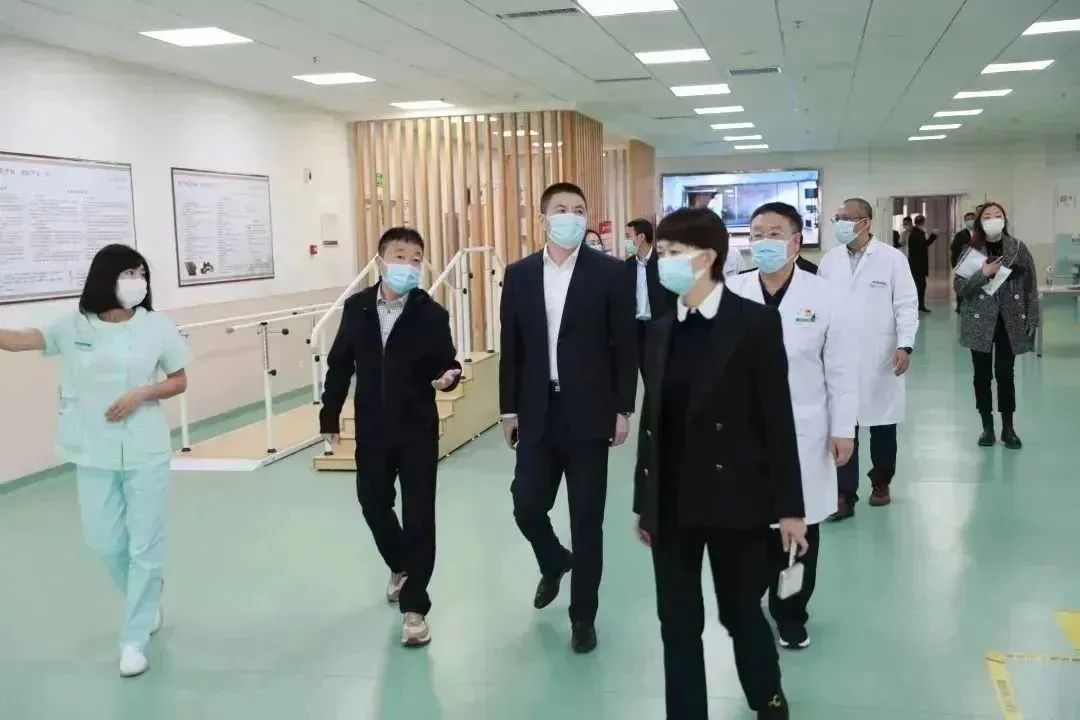 龍港區(qū)人大、區(qū)政府領導一行視察調(diào)研龍港國際醫(yī)療健康產(chǎn)業(yè)園(圖6)