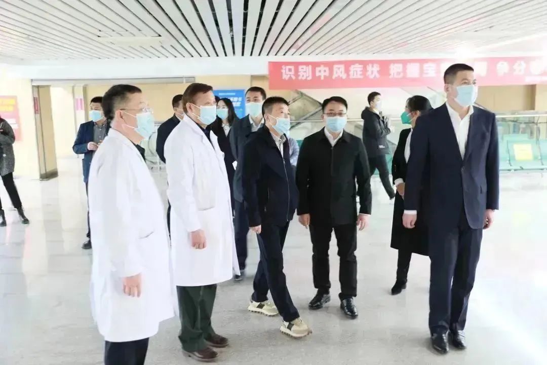 龍港區(qū)人大、區(qū)政府領導一行視察調(diào)研龍港國際醫(yī)療健康產(chǎn)業(yè)園(圖7)