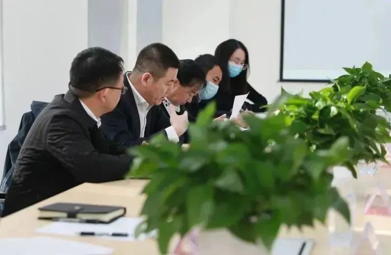 龍港區(qū)人大、區(qū)政府領導一行視察調(diào)研龍港國際醫(yī)療健康產(chǎn)業(yè)園(圖13)