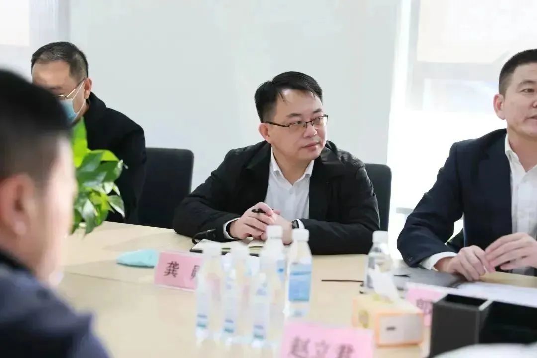 龍港區(qū)人大、區(qū)政府領導一行視察調(diào)研龍港國際醫(yī)療健康產(chǎn)業(yè)園(圖12)